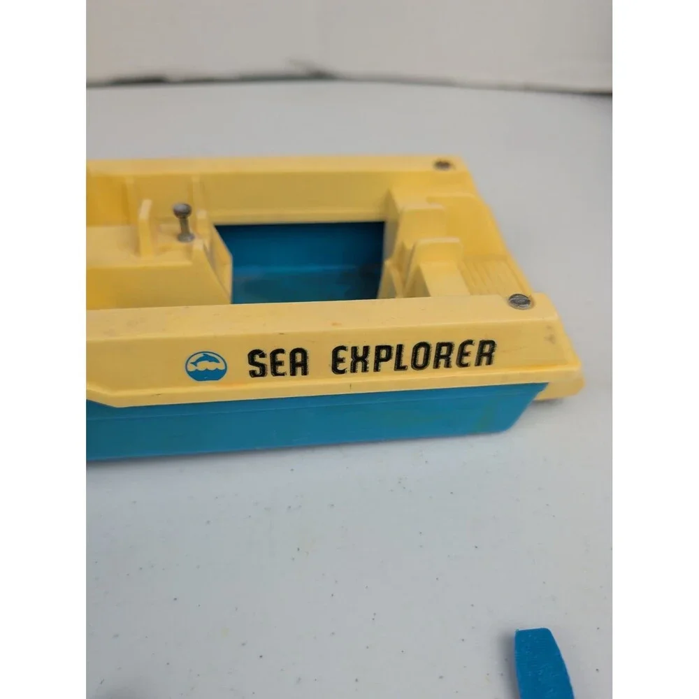 1976 Fisher Price Adventure People #310 Sea Explorer With 4 Figures And Accesso
